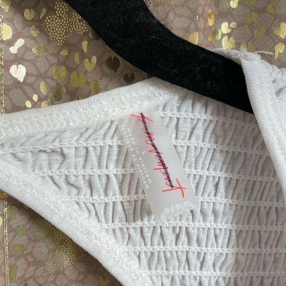 Free People White Strike A Pose Smocked Cropped Top Large NWOT - Picture 4 of 10